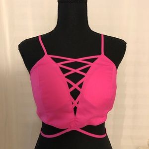 Miss Avenue New Crop Top. Size M. Hot-Pink color.